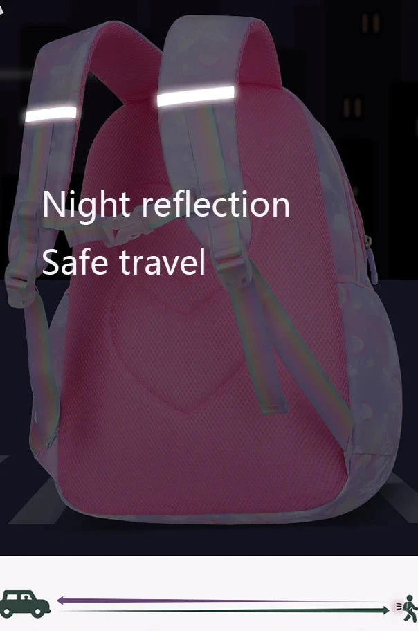 Mochila escolar con reflejos nocturnos y revoloteo de arcoíris